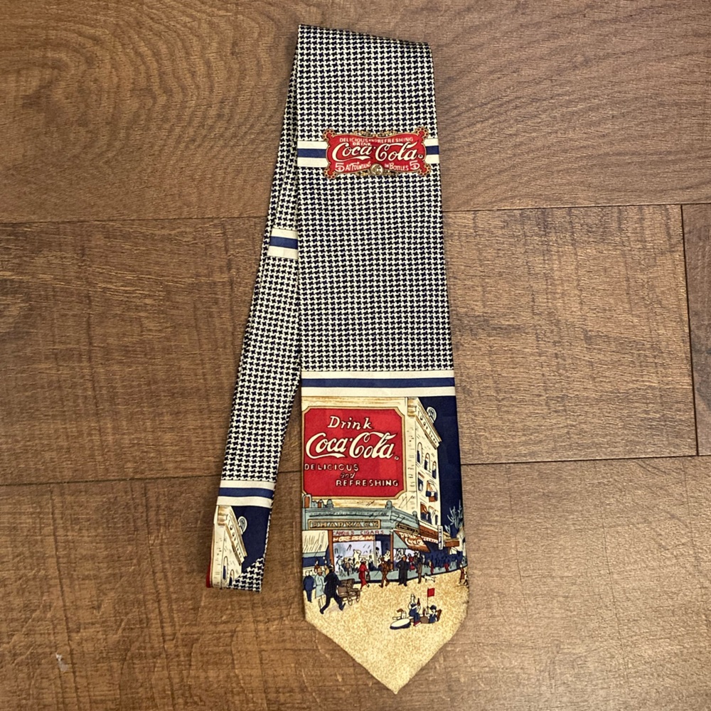 Coca Cola Vintage Tie Houndstooth Cityscape Retro 90s Y2K EUC